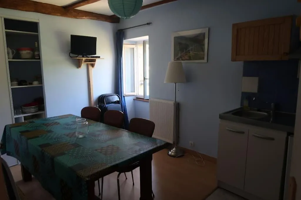 Maison Aux Volets Rouges Tournemire  Apartmán Tournemire (Aveyron)