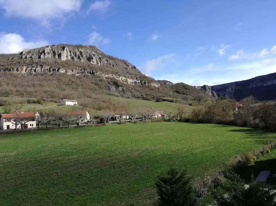 Maison Aux Volets Rouges Tournemire  Apartmán
