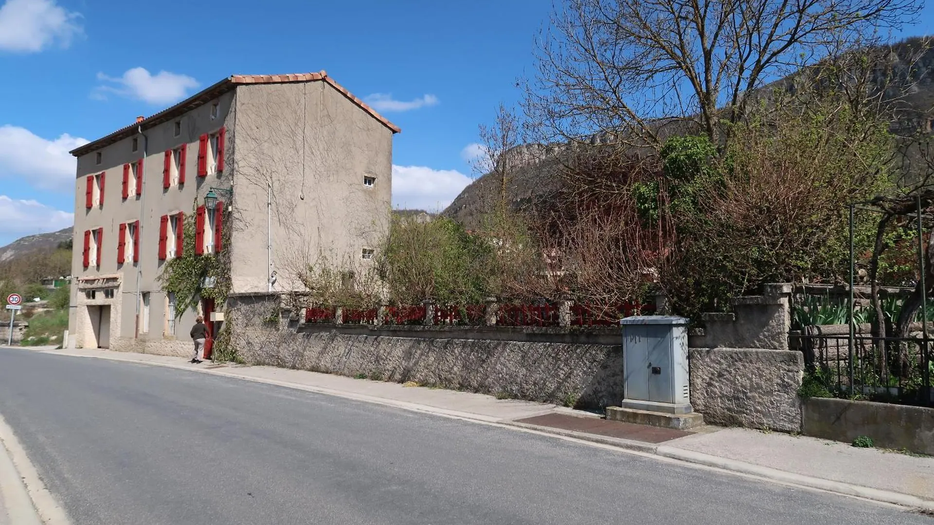 Maison Aux Volets Rouges Tournemire  0*, Tournemire (Aveyron) Francie