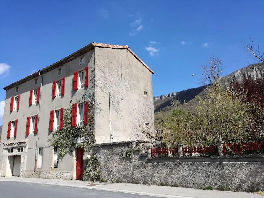 Maison Aux Volets Rouges Tournemire